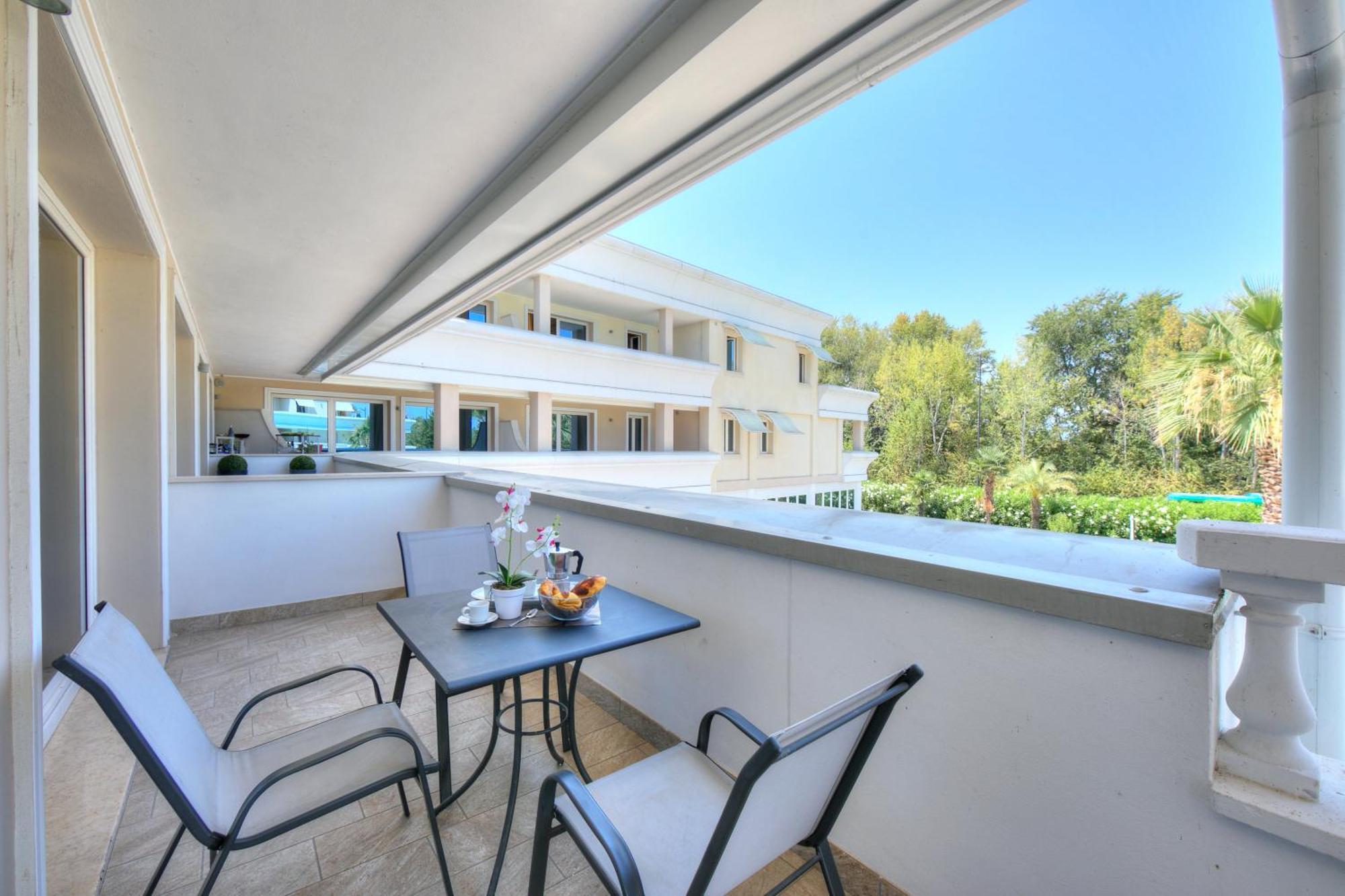 Rivoltella Apt With Pool 600M From Lake - Happy Rentals Desenzano del Garda Eksteriør bilde